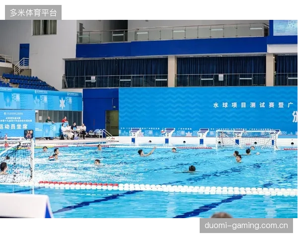 游泳队继续测试不同组合， relay项目竞争激烈